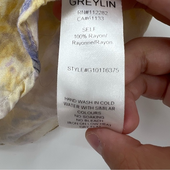 Greylin Yellow Abstract Rayon Top Size M Boxy Henley Cuff Sleeve - Picture 4 of 6